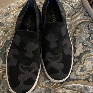 Rothy's Women's Black and Gray Camouflage Slip-Ons